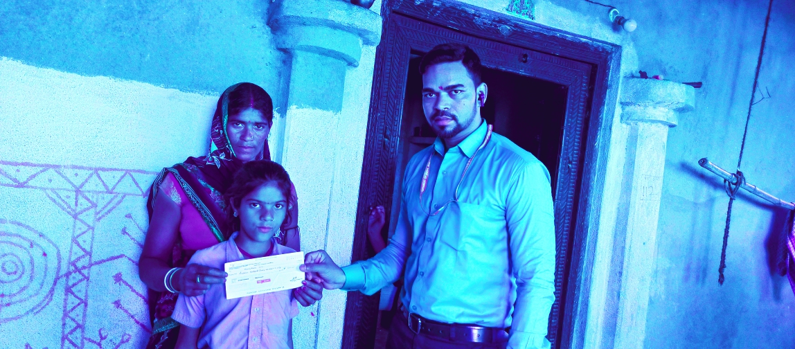 Kanyadan Kalyan Foundation helps poor people ( Meskaur Nawada )